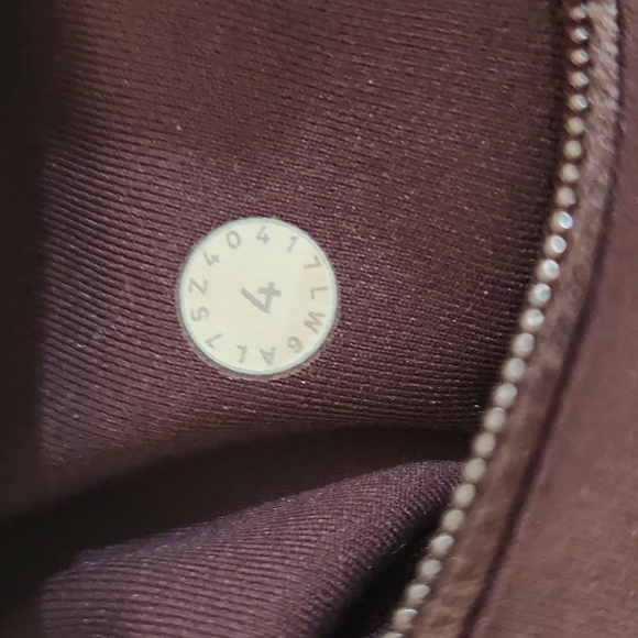 Lululemon Crop Leggings, Burgundy Wine, Women's 4 - Picture 8 of 8